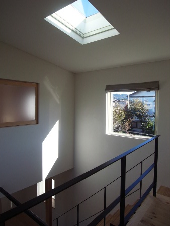 kuwabaratei.toplight2.JPG