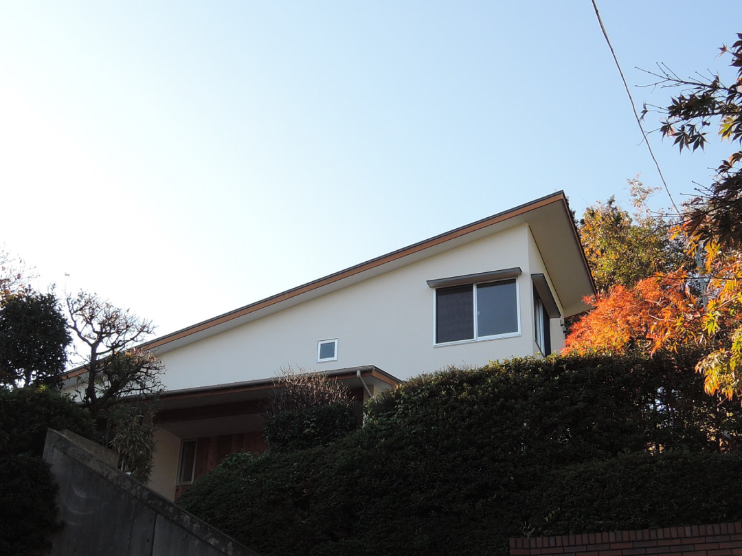 作品ギャラリー28「眺望・植栽・中庭のあるコの字の住まい」